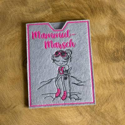 Mammut-Marsch - bestickte Filzhülle für dein Teilnehmerheft oder deinen Wanderpass - Geschenkidee für Wanderer