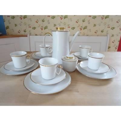 Komplettes Kaffeeservice für 6 Personen mit Goldrand und Deckel-Sonder-Dekor.  Eschenbach