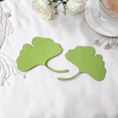 100 Ginkgo Blätter gestanzt hellgrün – Streudeko, Scrapbooking & Kartengestaltung aus Tonpapier