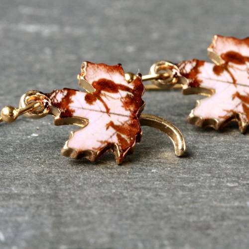 Blatt Ohrringe Ahorn Charm gold Schmuck braun als Natur Schmuck oder Märchen Ohrringe als florales Geschenk