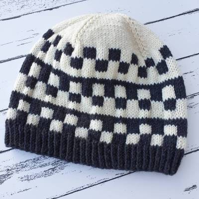 Strickmütze schwarz weiß, handgestrickt, Schachbrettmuster, ein Unikat Gr. 54-56 aus 100% Schurwolle