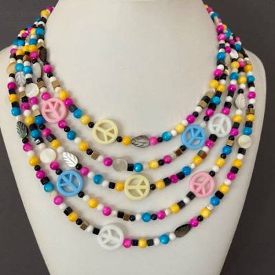 Bunte Statementkette fünfreihig – Boho- und Hippie-Stil, Handarbeit aus Bayern, Geschenkidee