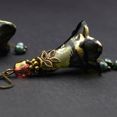 Ohrringe Blüten, olivgrün, schwarz, gold