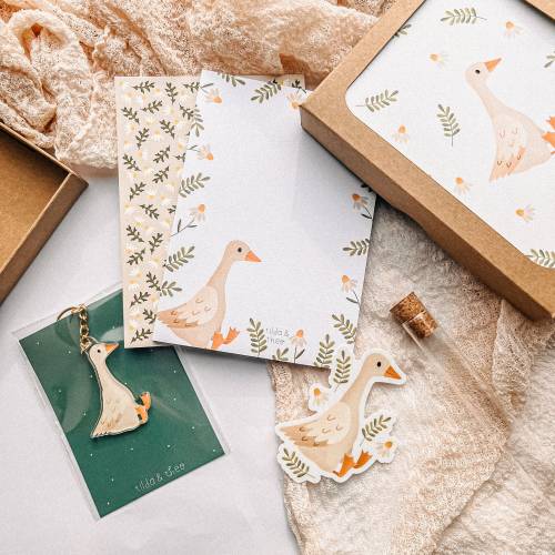 Geschenkset Gans Geschenkbox Schreibwaren Gänse - Schlüsselanhänger, Sticker, Block & Postkarten - Geldgeschenk Kinder F