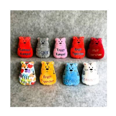 Tiger aus Microfaserplüsch, als Trostspender und Glücksbringer, personalisiert, Kummertiger, bestickter Tiger