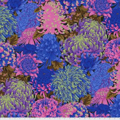 Patchworkstoff Hokusais Mums PWPJ107 – Großblumig in Blau, Lila, Magenta zum Nähen & Quilten