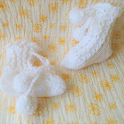 Söckchen Spitzensöckchen Lace Babysöckchen handgestrickt weiß Strümpfe Gr. 17/18 Fußlänge 10 cm handgestrickt Krambo