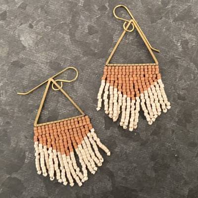 Ohrhänger • Loïe • leicht & angenehm, Boho, fringe beaded, handmade, feminin, triangle, Fransenohrschmuck