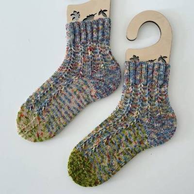 kostenlose PDF-Anleitung für das Sockenmuster Umbrella