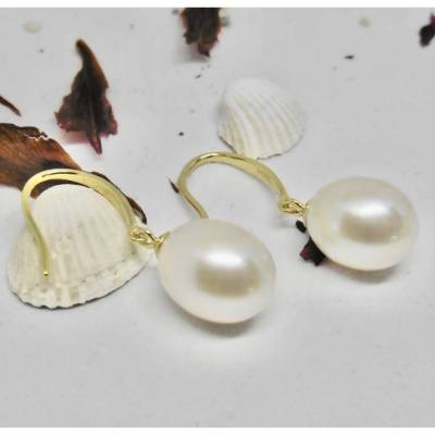 Perlenohrhänger weiße Tropfenperlen 9 x 8,5 mm