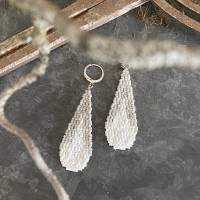 Handgefertigte Boho Ohrhänger Tropfenform – Leicht, Chic & Ethno-Style | Weiß Grau Silber