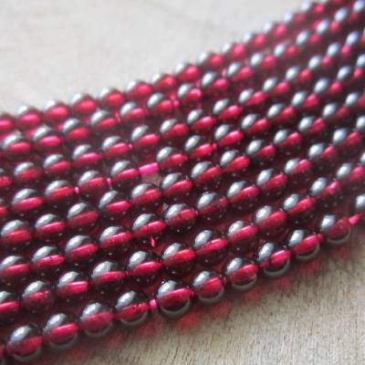glatte Mosambik Granat Perlen 4 mm AAAA Qualität, Strang