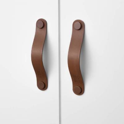 Ledergriffe Haselnuss Serie "Arc" handgefertigte Möbelgriffe in Hellbraun/ Schrankgriffe in 30 Farben