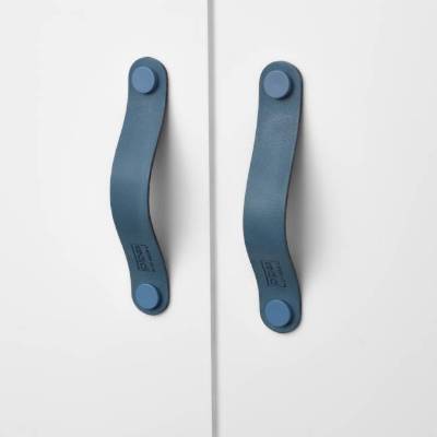 Ledergriffe Azure Serie "Arc" handgefertigte Möbelgriffe in Meer Blau / Schrankgriffe in 30 Farben