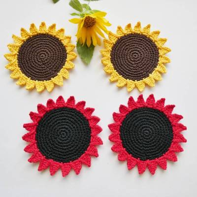 2 gehäkelte Untersetzer nach Farbwahl Sonnenblume,Mohnblume - Geschenk,Glasuntersetzer,Tischdeko,Baddeko,Herbst,braun
