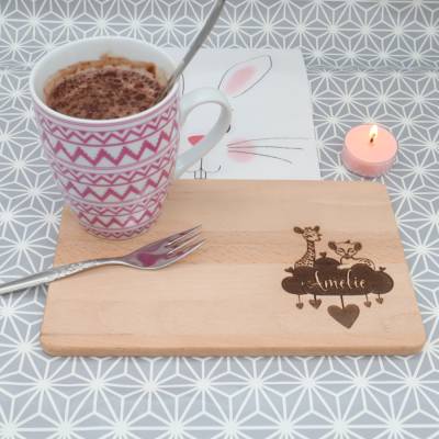 Kinder Frühstücksbrettchen, Frühstückbrett personalisiert mit Namen, tiefe Gravur, Geschenk für Kindergeburtstag, Giraff