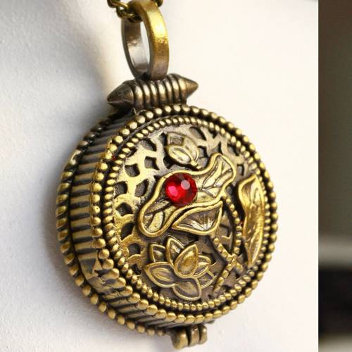 Medaillon Blüte Vintage Bronze Mohn Blume Kristall Prayerbox Geschenk für Sie Origineller Schmuck Geschenk