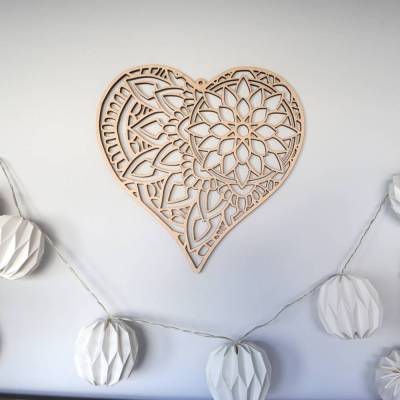 Wanddeko Herz mit Ornamenten aus Holz | Boho Mandala Herz | Landhaus | Holzherz für Kinderzimmer | Wohnzimmer | Terrasse