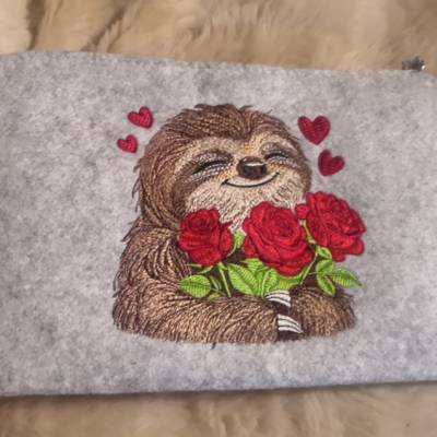 T-AT0002-005 Accessoiretasche, Kosmetiktasche aus Filz bestickt - Liebe