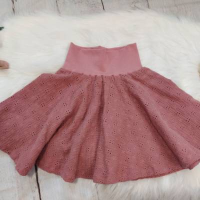 Drehrock Musselin Lochstrickmuster altrosa, Gr. 68-140 – Verspielter Kinderrock