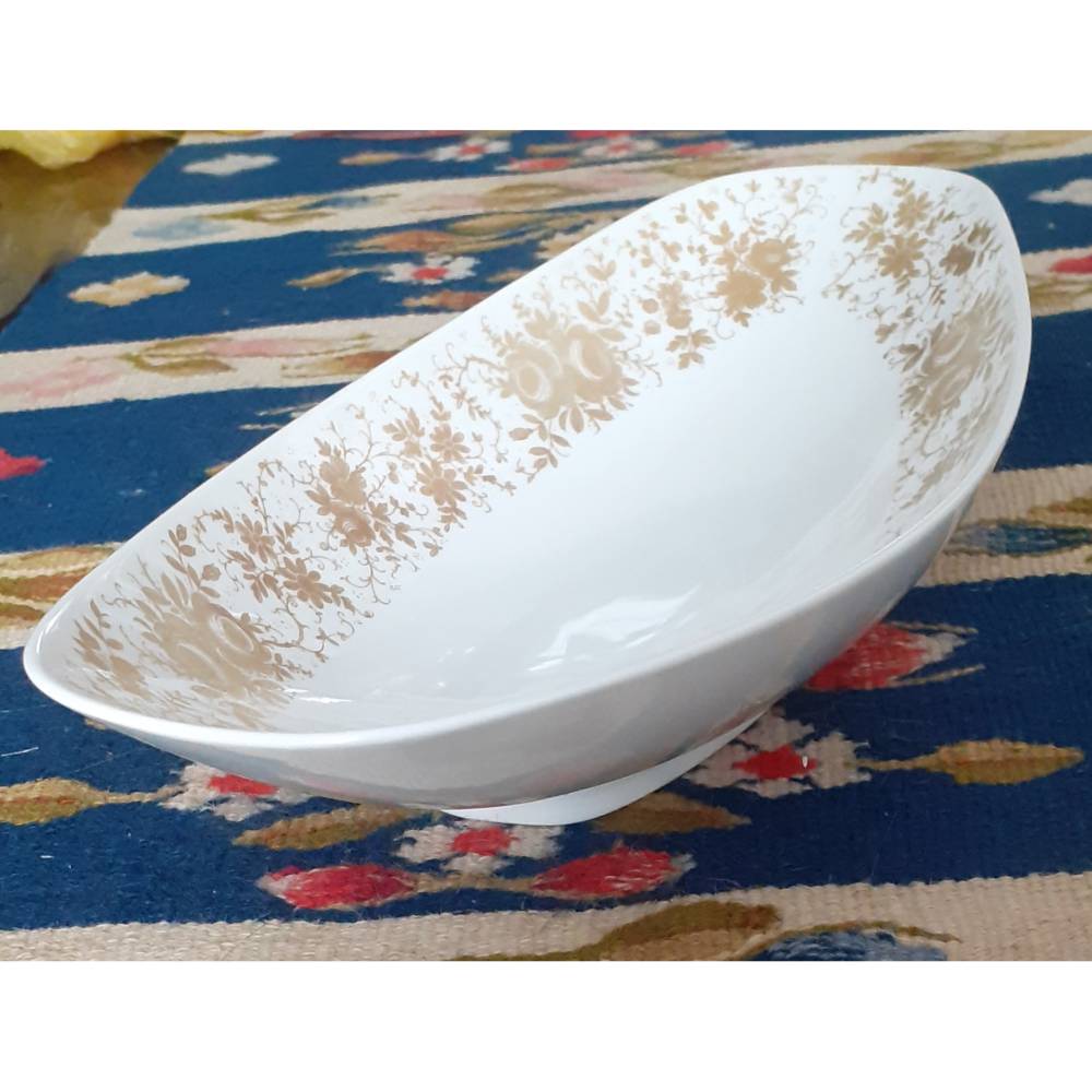 flechtkörbe mit deckel Geflochtene Box aus Rattan Plastikblume Amaryllis LIKONE, schwarz,