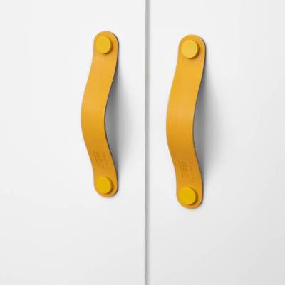 Ledergriffe Honey Serie "Arc" handgefertigte Möbelgriffe Ocker gelb Honig Sonne / Schrankgriffe in 30 Farben