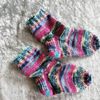 Handgestrickte Kinder Wollsocken, bunte Kindersocken, Gr 23/24, warme Socken für Kleinkind