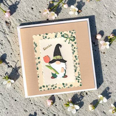Handgefertigte Glückwunschkarte Wichtel mit Tulpe – Klappkarte Danke, Unikat, inkl. Umschlag & Einlegeblatt