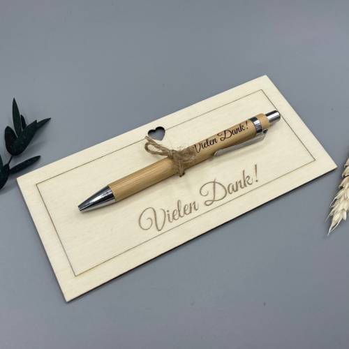 Kugelschreiber personalisiert mit Gravur aus Holz individuelles Geschenk