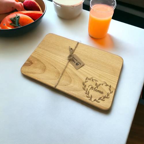 Frühstücksbrett mit individueller Gravur aus Holz