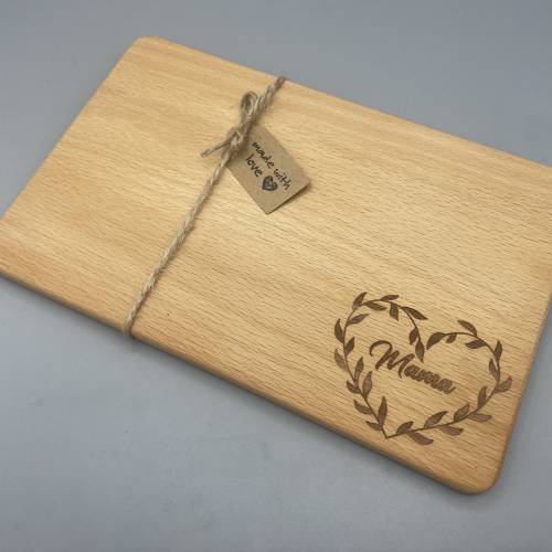 Frühstücksbrett mit individueller Gravur aus Holz