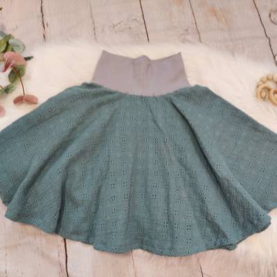 Drehrock Musselin Lochstrickmuster altmint, Gr. 68-140 – Verspielter Kinderrock
