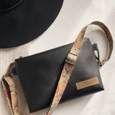 Schwarze vegane Bauchtasche