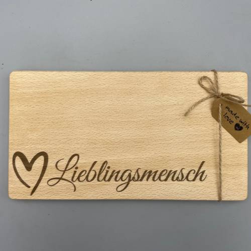 Frühstücksbrettchen personalisiert mit Gravur aus Buchenholz
