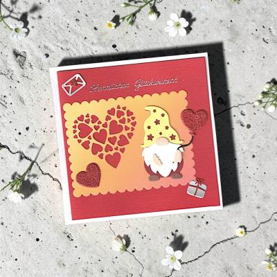 Handgefertigte Glückwunschkarte Wichtel Gnom Zwerg – Klappkarte mit Umschlag, 16x16 cm, Herzlichen Glückwunsch