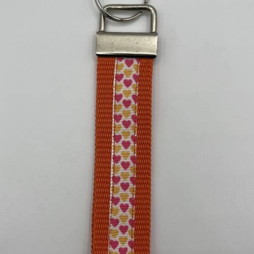 Schlüsselband mit Herzchen – Schicker Begleiter für Schlüssel, Taschen und Rucksäcke
