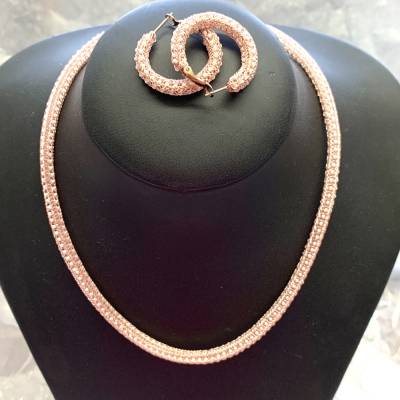 gestricktes Schmuckset: CREOLEN und/oder ARMBAND - goldfarbener Kupferdraht mit eingestrickten dunkelbraunen Rocailles