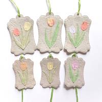 6-teiliges Set handgeschöpftes Papier Geschenkanhänger – recycelt & upgecycelt mit Tulpen-Motiv