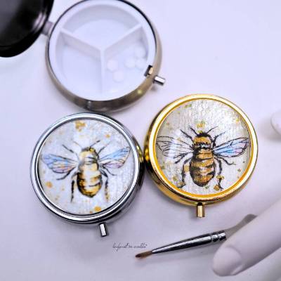 Pillendose mit  Bienen Motiv handgemalt