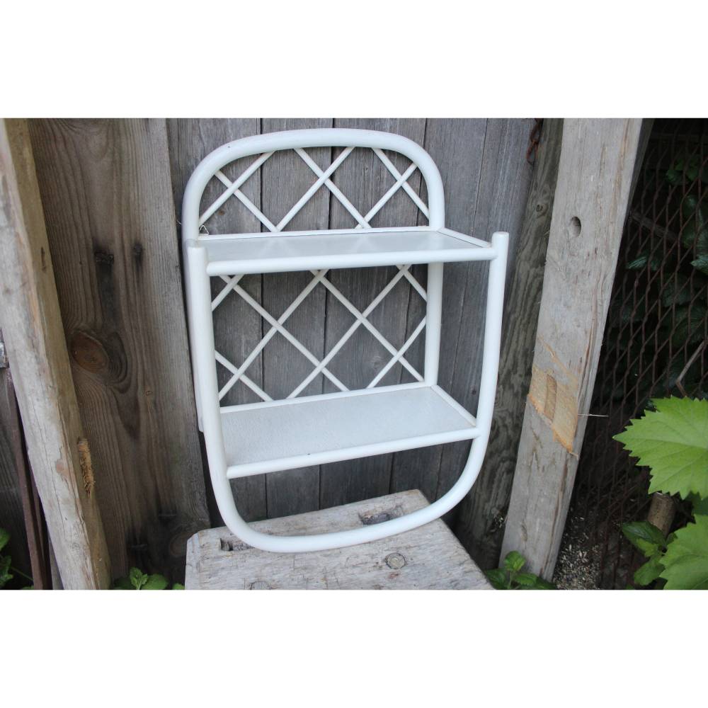 weißes Rattan Wandregal Badezimmer BOHO Vintage