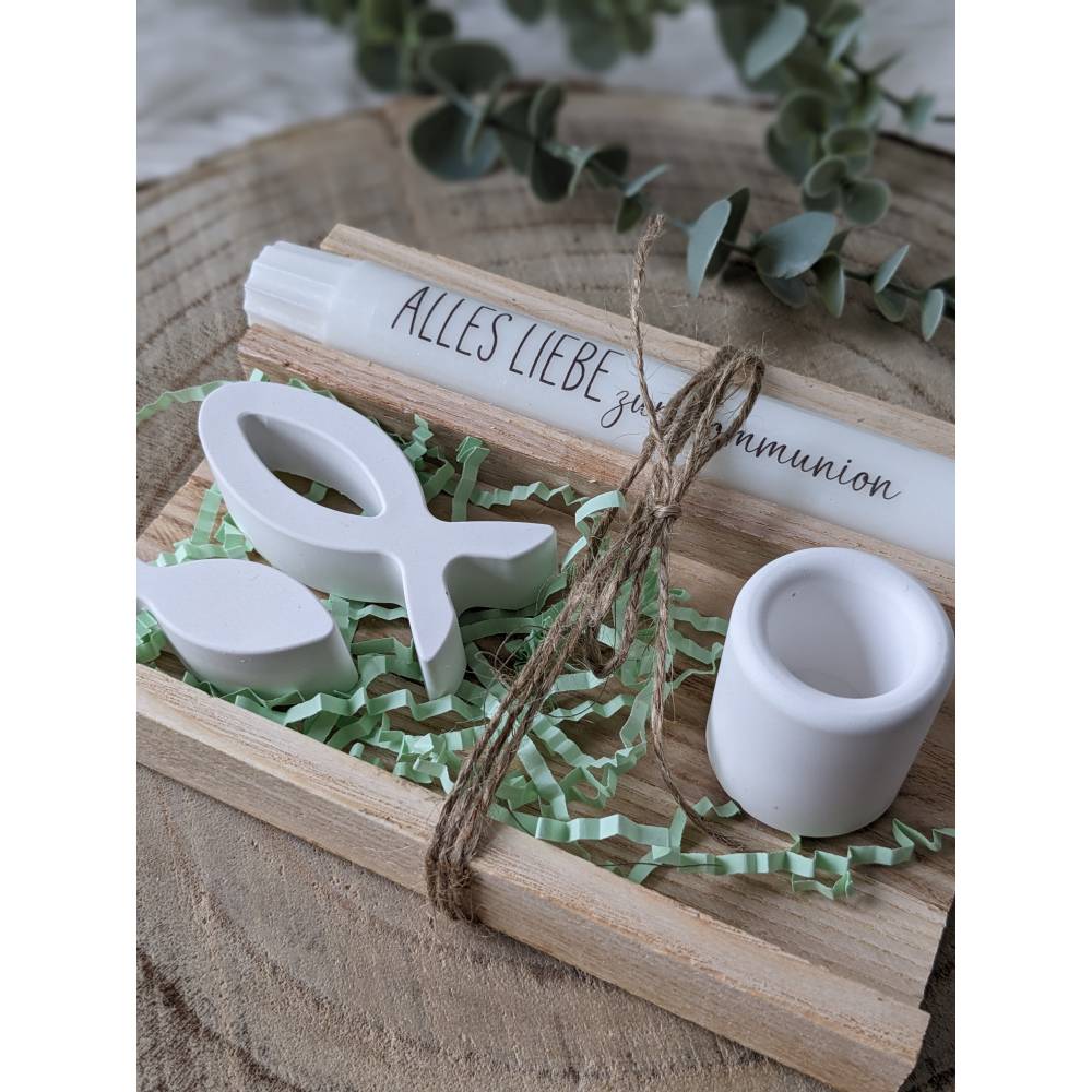 Geschenkset Kommunion, Kommunionkerze, Geschenk, Kerze mit Kerzenständer, Kerze und Fische/Schiffchen, Raysin