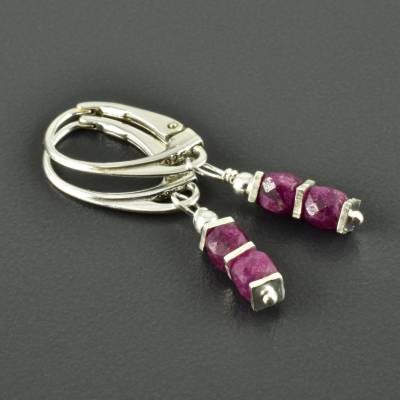 Rubin-Ohrringe mit Würfeln und vergoldetem 925er Silber zarte Hängeohrringe rubinrot Geschenk Rubinhochzeit zart