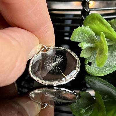 Handgemachter Pusteblumen-Anhänger Silber – Echter Samen in Resin, Glücksbringer & Blumenschmuck