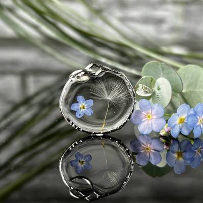 Pusteblumen und Vergissmeinnicht feiner silberfarbener Anhänger mit echten Pusteblumensamen und Blüte,Harz