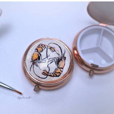 Pillendose mit Garnelen Motiv handgemalt
