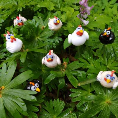 Lustige Hühner als Blumenstecker 
