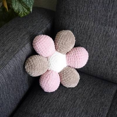 Amigurumi Kuschelkissen Blume Dekokissen  Deko  Schmusekissen  aus Plüschwolle  amigoll9 Handarbeit 771