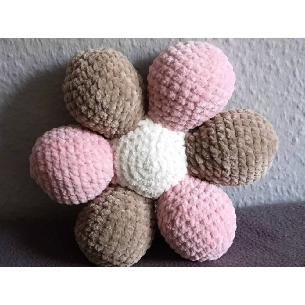 Amigurumi Kuschelkissen Blume Dekokissen Deko Schmusekissen aus Plüschwolle amigoll9 Handarbeit 771