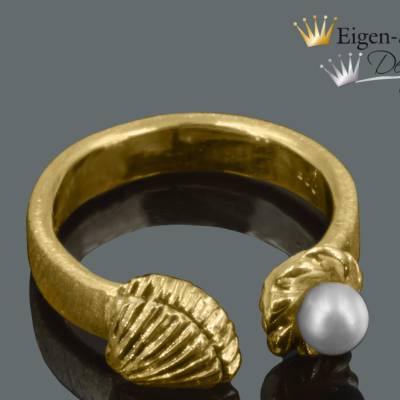 Goldschmiede Silberring vergoldet "sea love", Ring mit Perle und Muschel, Strandliebe maritim, Sommer Schmuck, Damenring